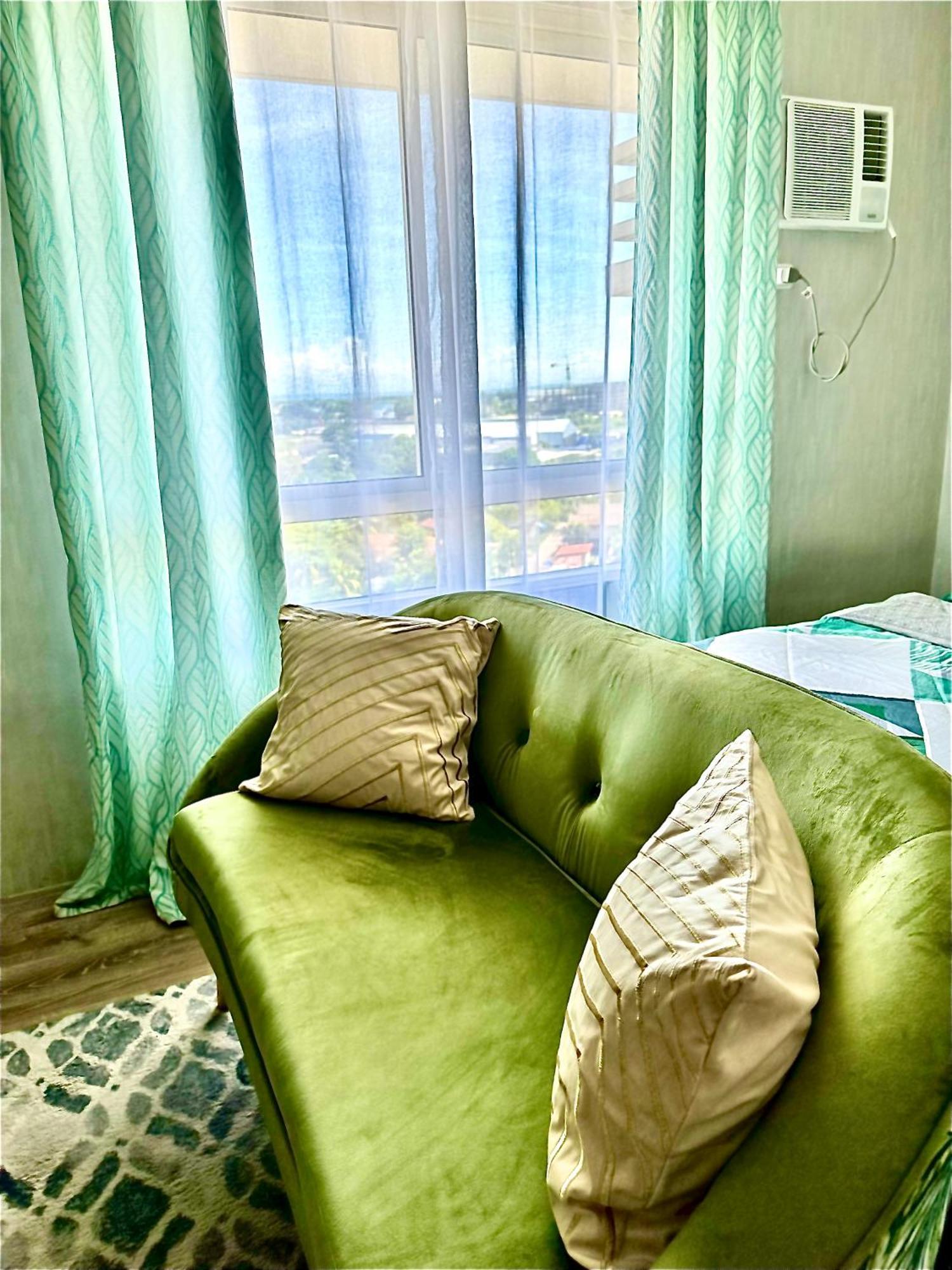 Lovely Studio Condominiums At Mesavirre Garden Residences باكولود المظهر الخارجي الصورة